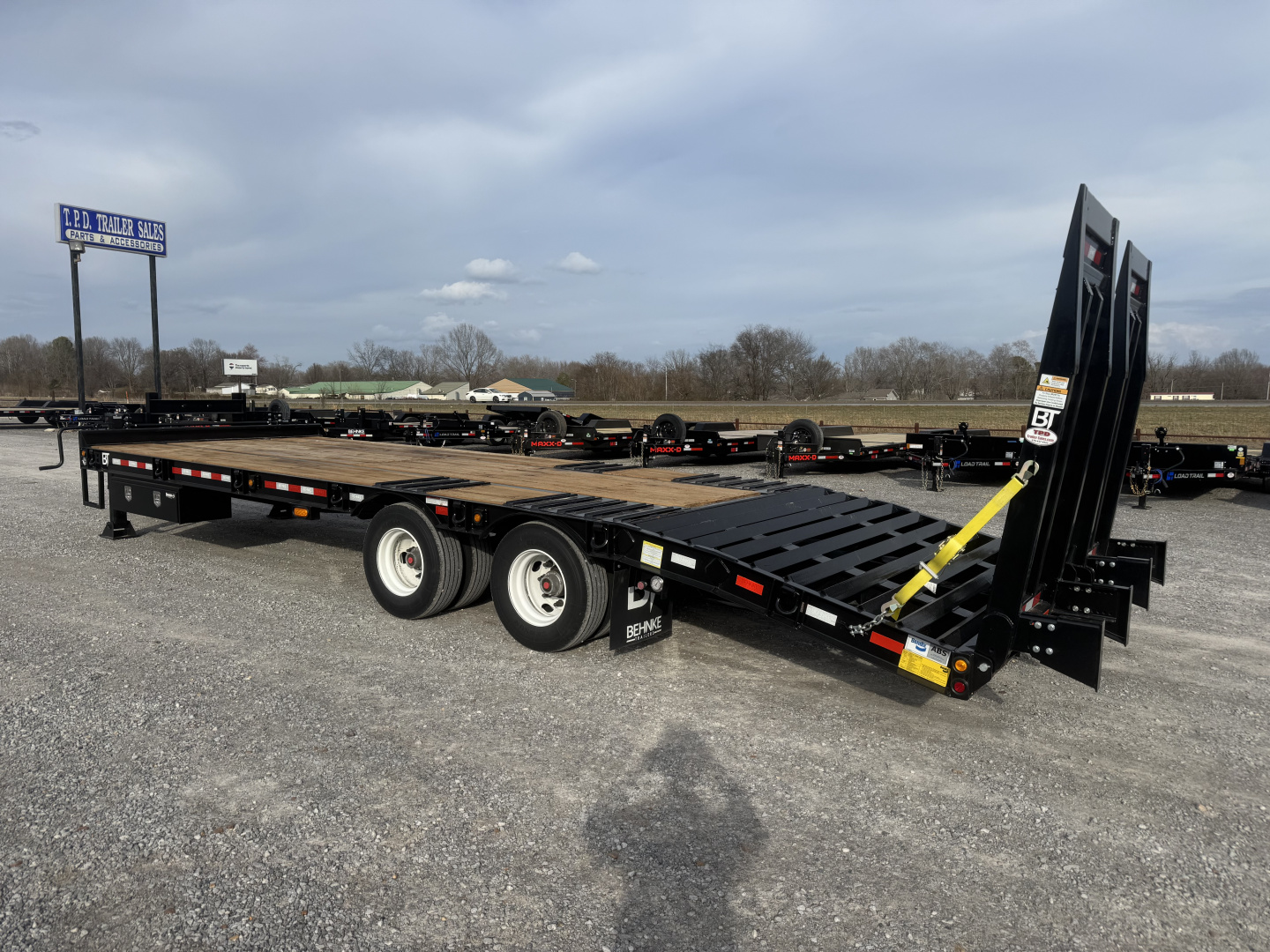 New 2027 Behnke 102"x27' 20 TON Pintle Hitch Tag Trailer *AIR RAMPS*