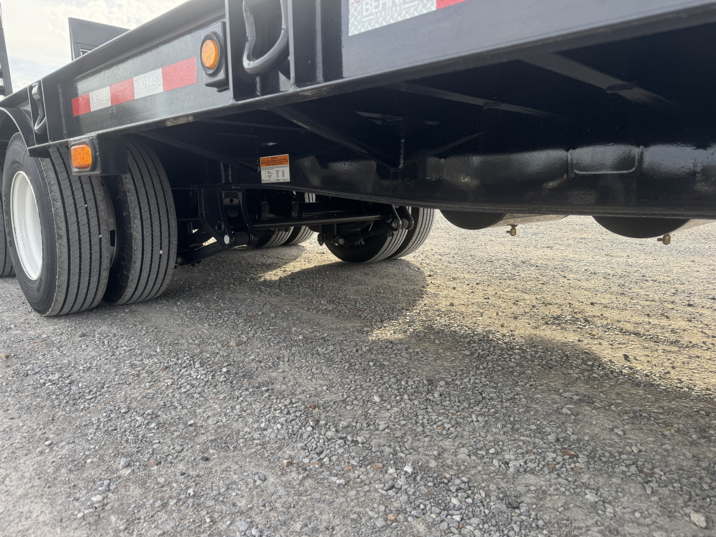 New 2027 Behnke 102"x27' 20 TON Pintle Hitch Tag Trailer *AIR RAMPS*