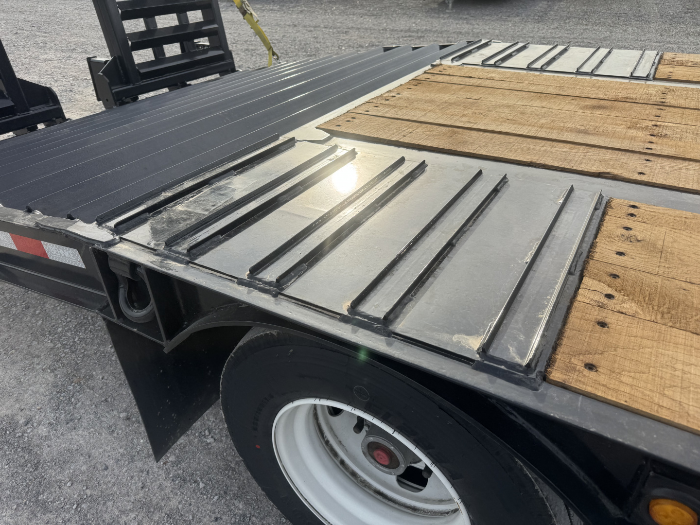 New 2027 Behnke 102"x27' 20 TON Pintle Hitch Tag Trailer *AIR RAMPS*