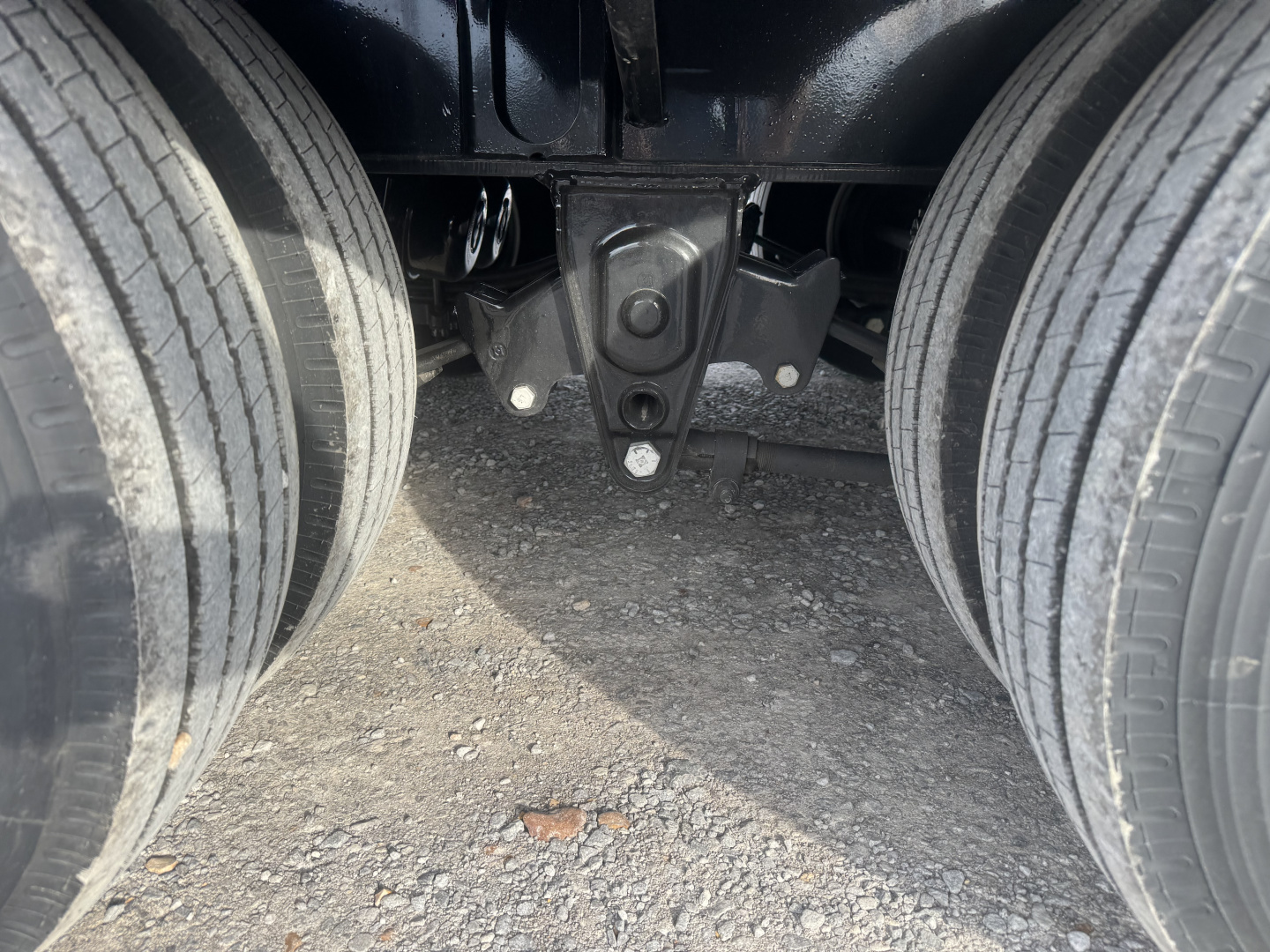 New 2027 Behnke 102"x27' 20 TON Pintle Hitch Tag Trailer *AIR RAMPS*