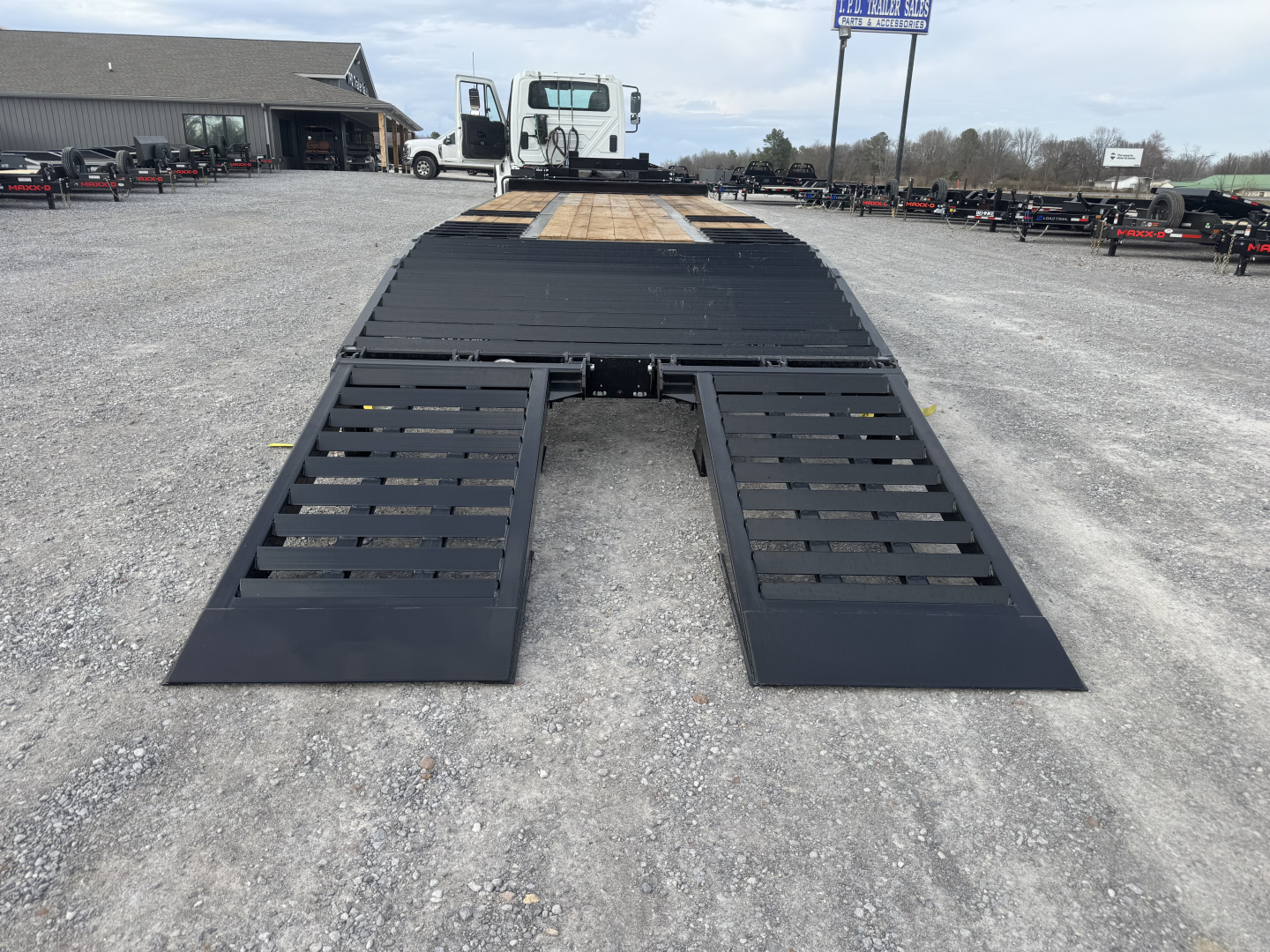 New 2027 Behnke 102"x27' 20 TON Pintle Hitch Tag Trailer *AIR RAMPS*