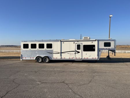 Used 2011 Cherokee 4H 12'LQ Horse Trailer