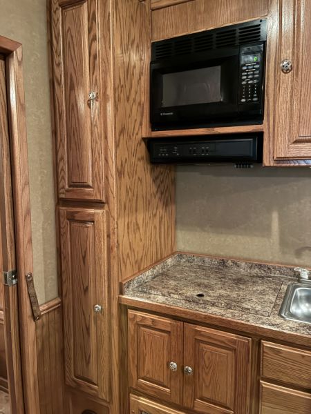 Used 2011 Cherokee 4H 12'LQ Horse Trailer