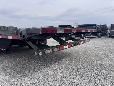 New 2026 MAXX-D YDX 32' Hydraulic Dovetail Gooseneck Equipment Trailer