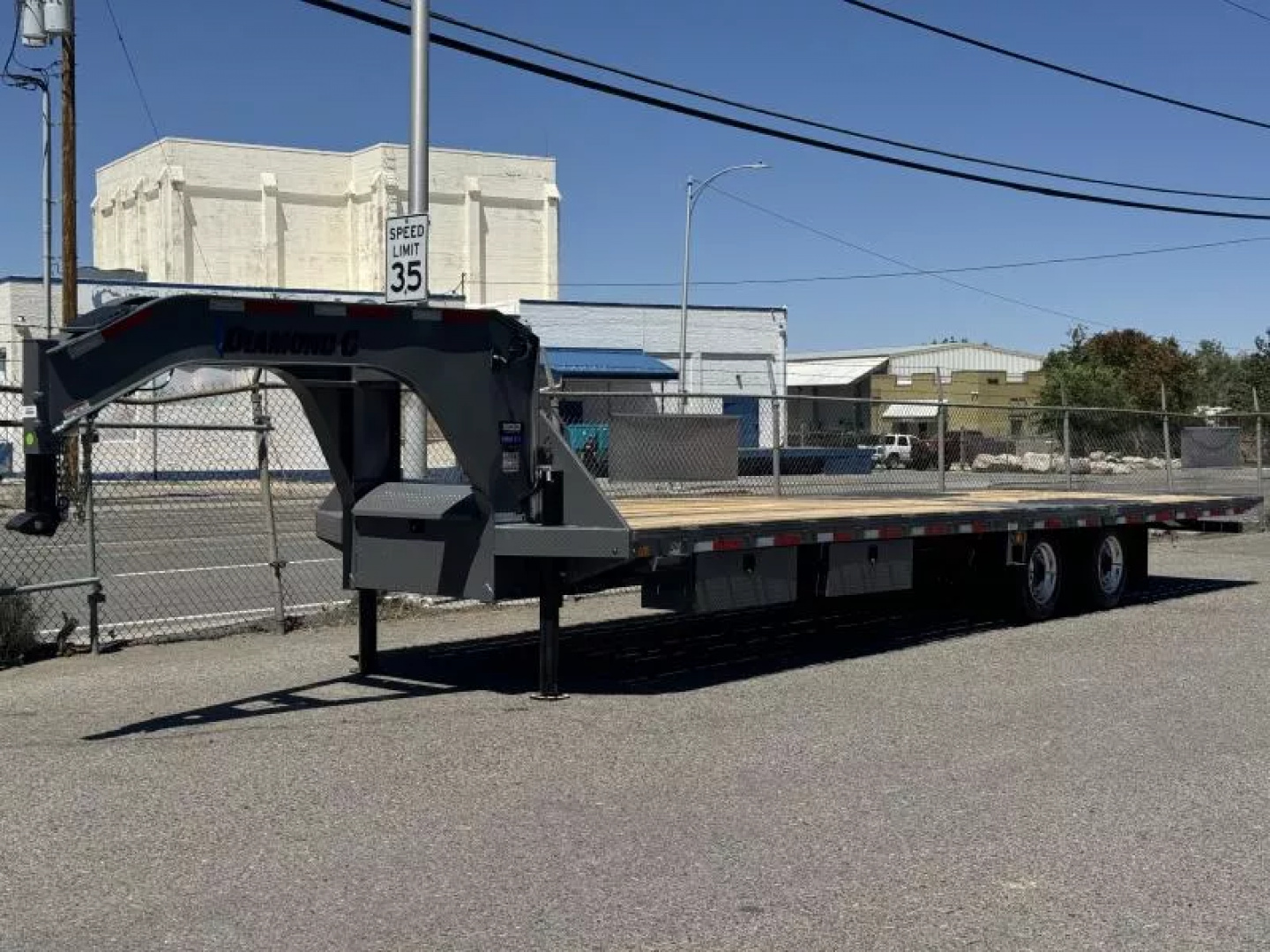 New 2025 Diamond C FMAX212 32' Pacesetter Edition - 25.9K Gooseneck Equipment Trailer