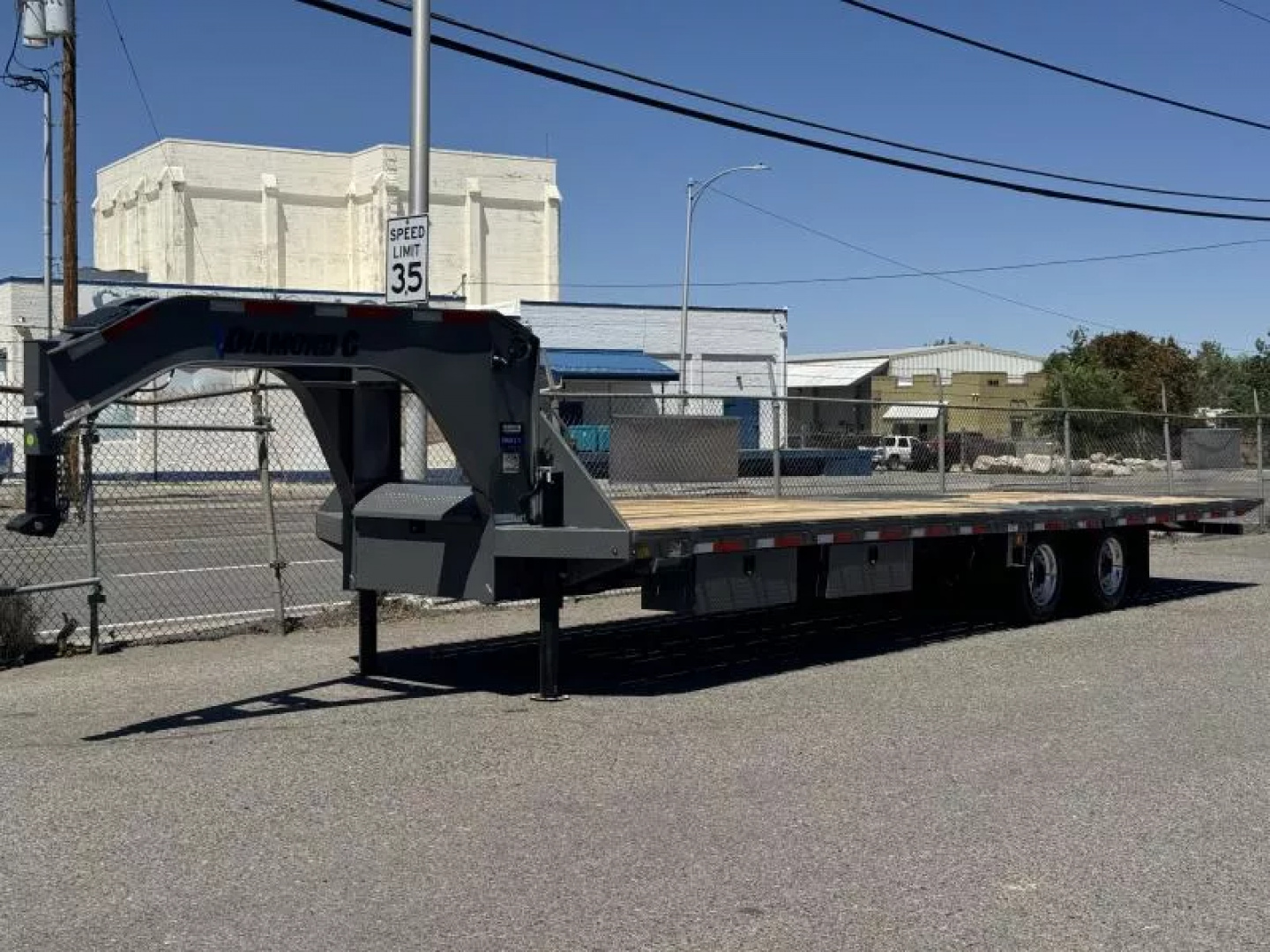 New 2025 Diamond C FMAX212 32' Pacesetter Edition - 25.9K Gooseneck Equipment Trailer