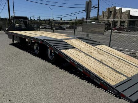 New 2025 Diamond C FMAX212 32' Pacesetter Edition - 25.9K Gooseneck Equipment Trailer