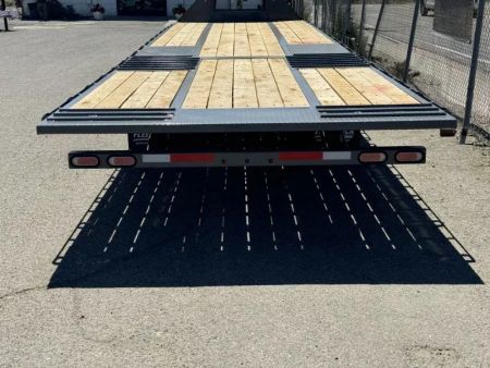 New 2025 Diamond C FMAX212 32' Pacesetter Edition - 25.9K Gooseneck Equipment Trailer