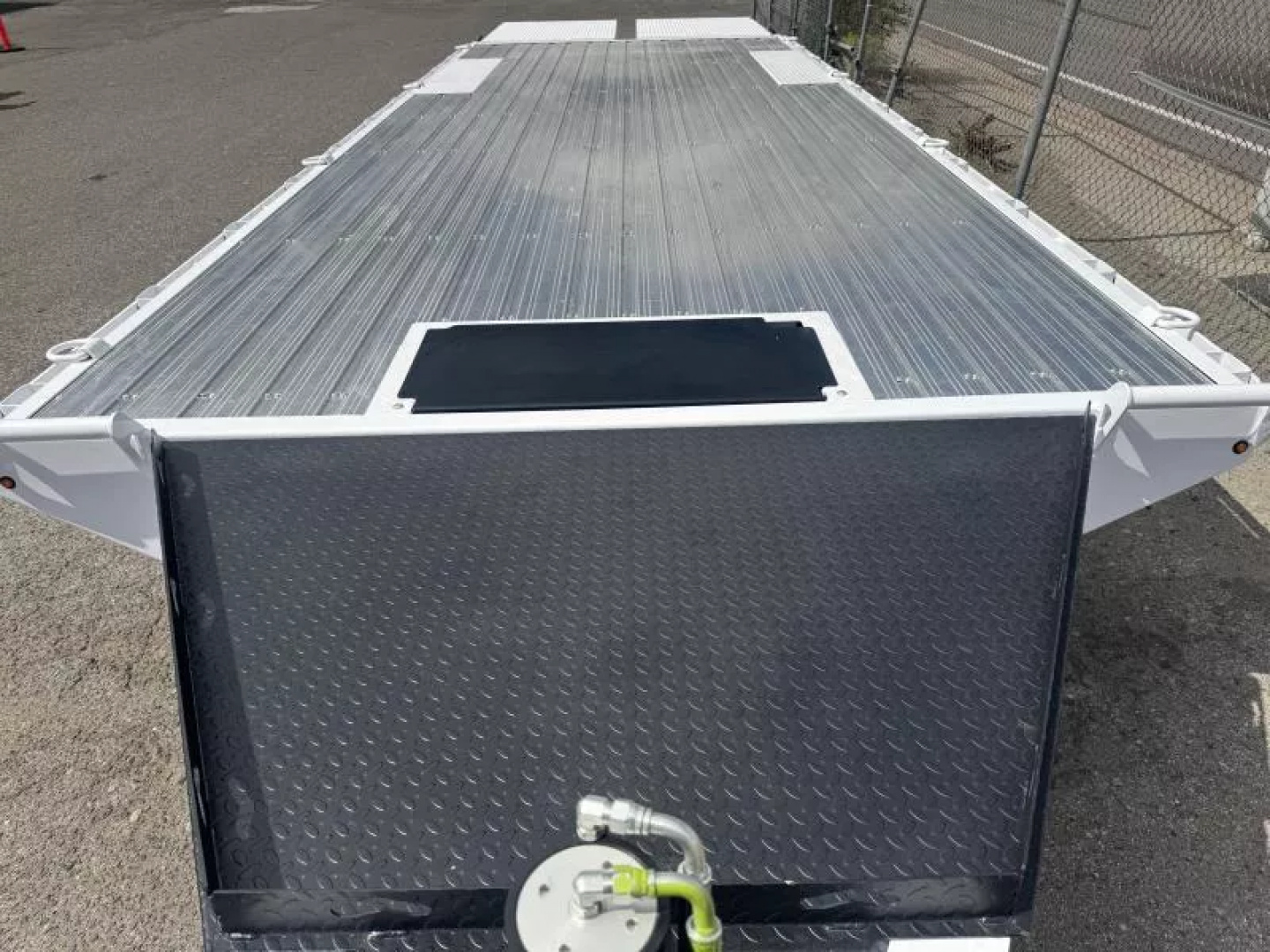 New 2026 Diamond C DEC 26' Max Ramp - 14.9K Deckover Equipment Trailer