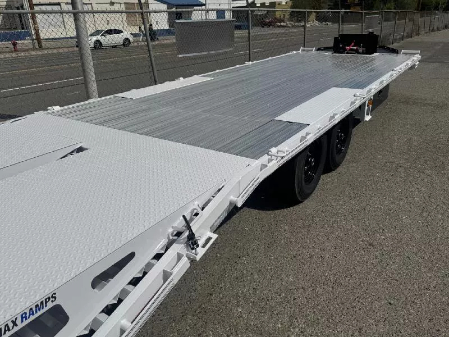 New 2026 Diamond C DEC 26' Max Ramp - 14.9K Deckover Equipment Trailer
