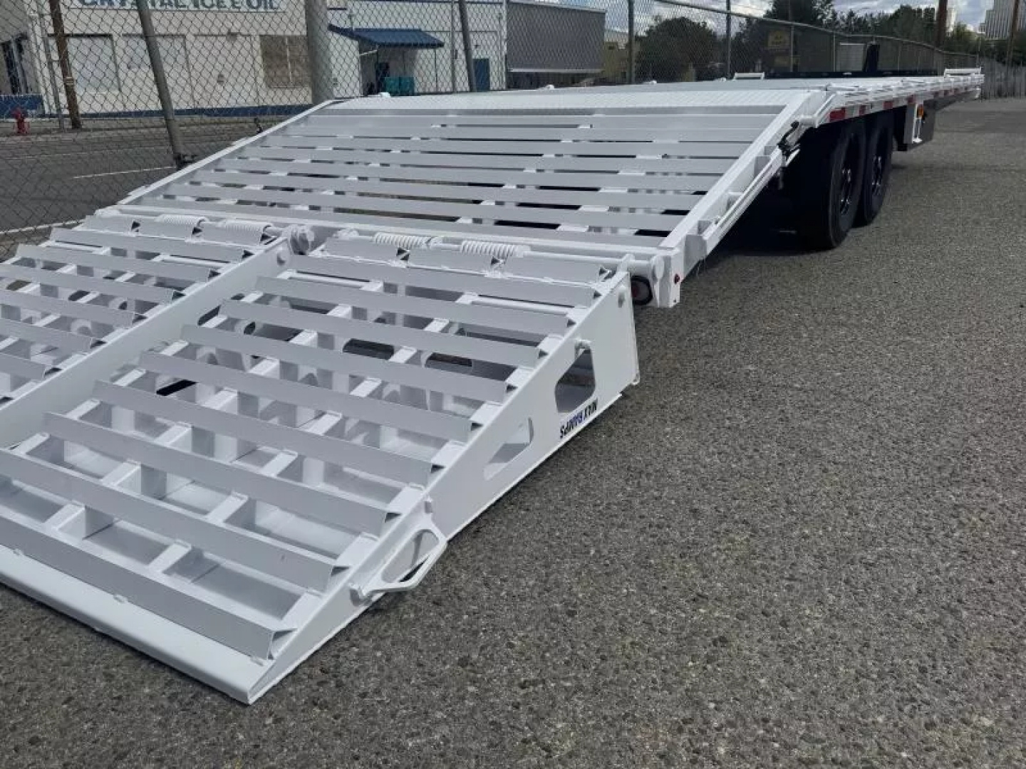 New 2026 Diamond C DEC 26' Max Ramp - 14.9K Deckover Equipment Trailer