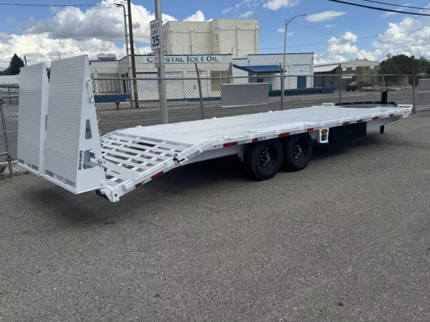 New 2026 Diamond C DEC 26' Max Ramp - 14.9K Deckover Equipment Trailer