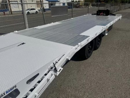 New 2026 Diamond C DEC 26' Max Ramp - 14.9K Deckover Equipment Trailer