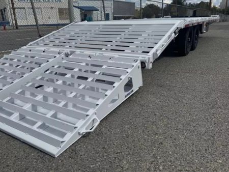 New 2026 Diamond C DEC 26' Max Ramp - 14.9K Deckover Equipment Trailer