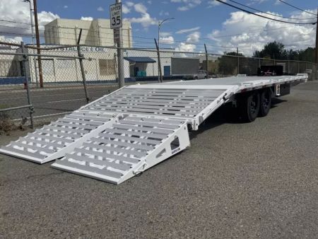New 2026 Diamond C DEC 26' Max Ramp - 14.9K Deckover Equipment Trailer