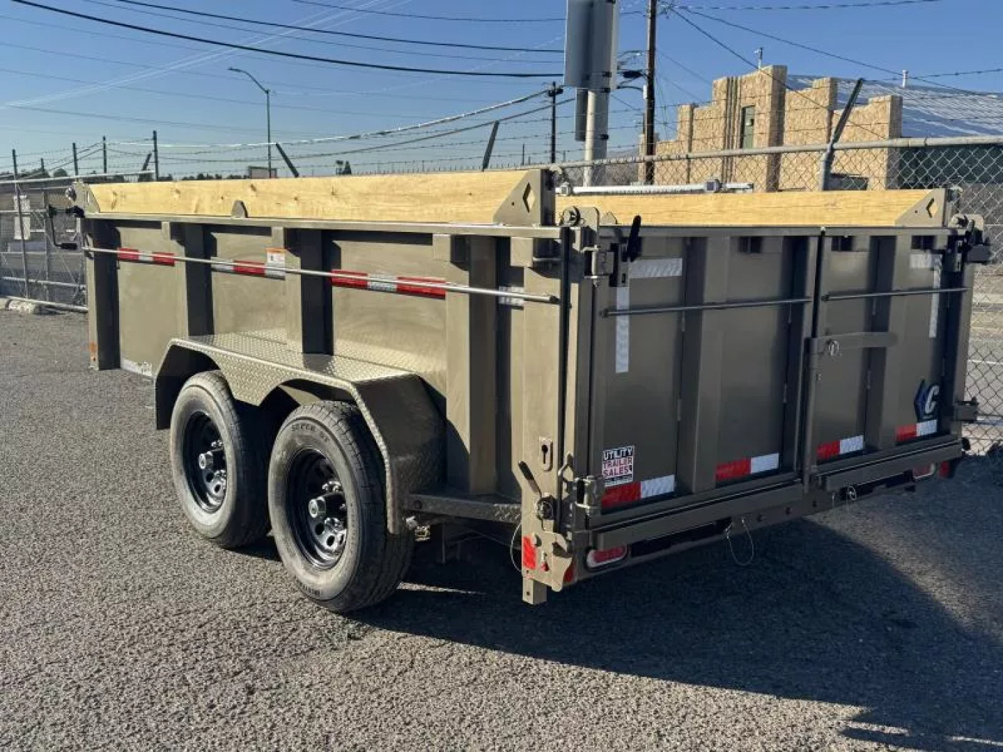 New 2027 Diamond C MDT 12' 32" Sides- 10K Telescopic Dump Trailer