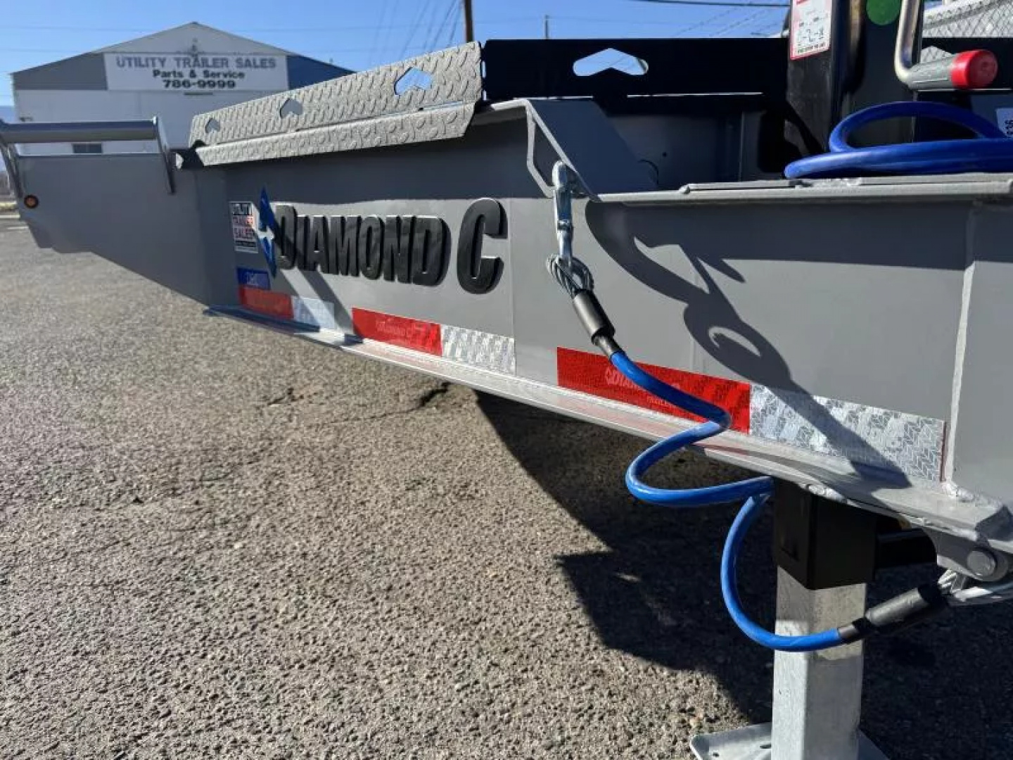New 2027 Diamond C DEC 22' - 15.5K Deckover Equipment Trailer