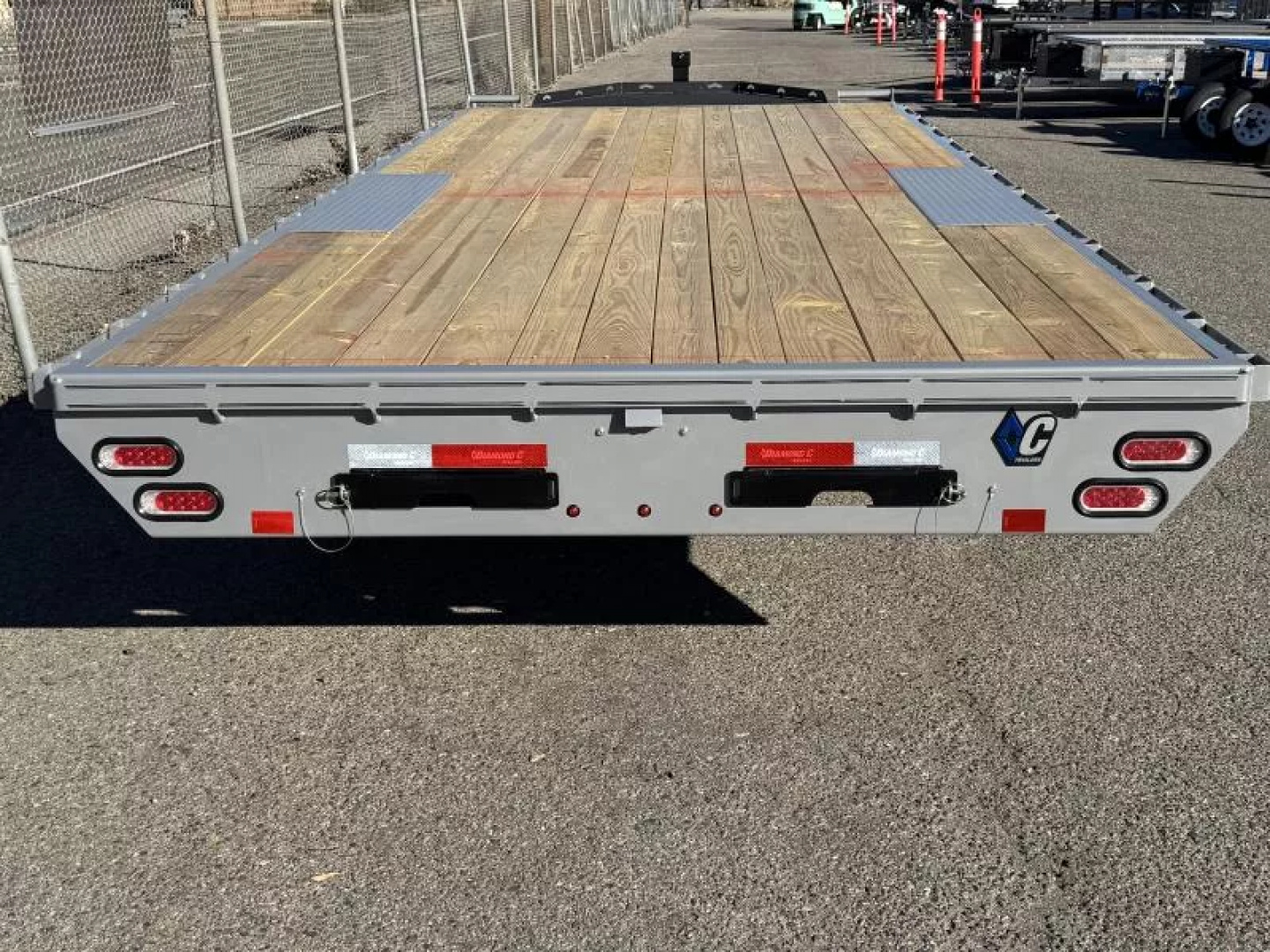 New 2027 Diamond C DEC 22' - 15.5K Deckover Equipment Trailer