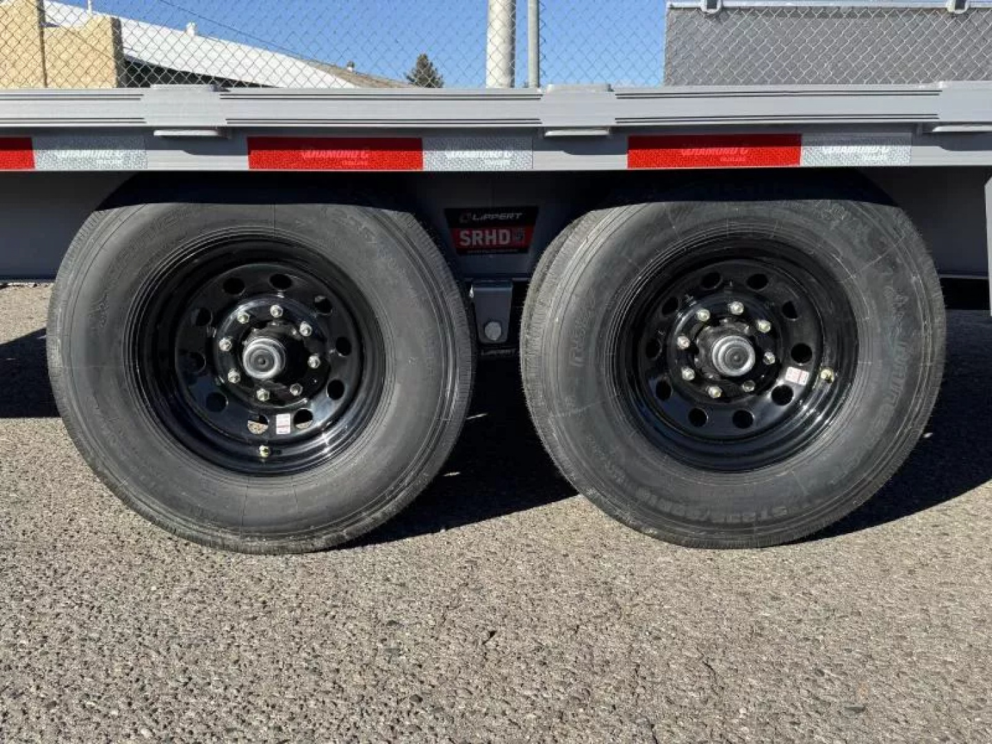 New 2027 Diamond C DEC 22' - 15.5K Deckover Equipment Trailer
