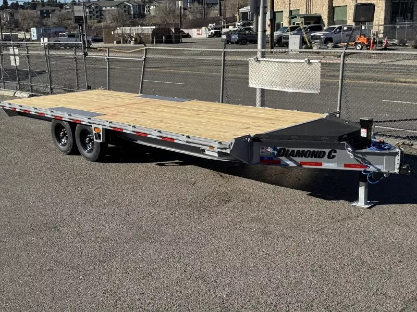 New 2027 Diamond C DEC 22' - 15.5K Deckover Equipment Trailer