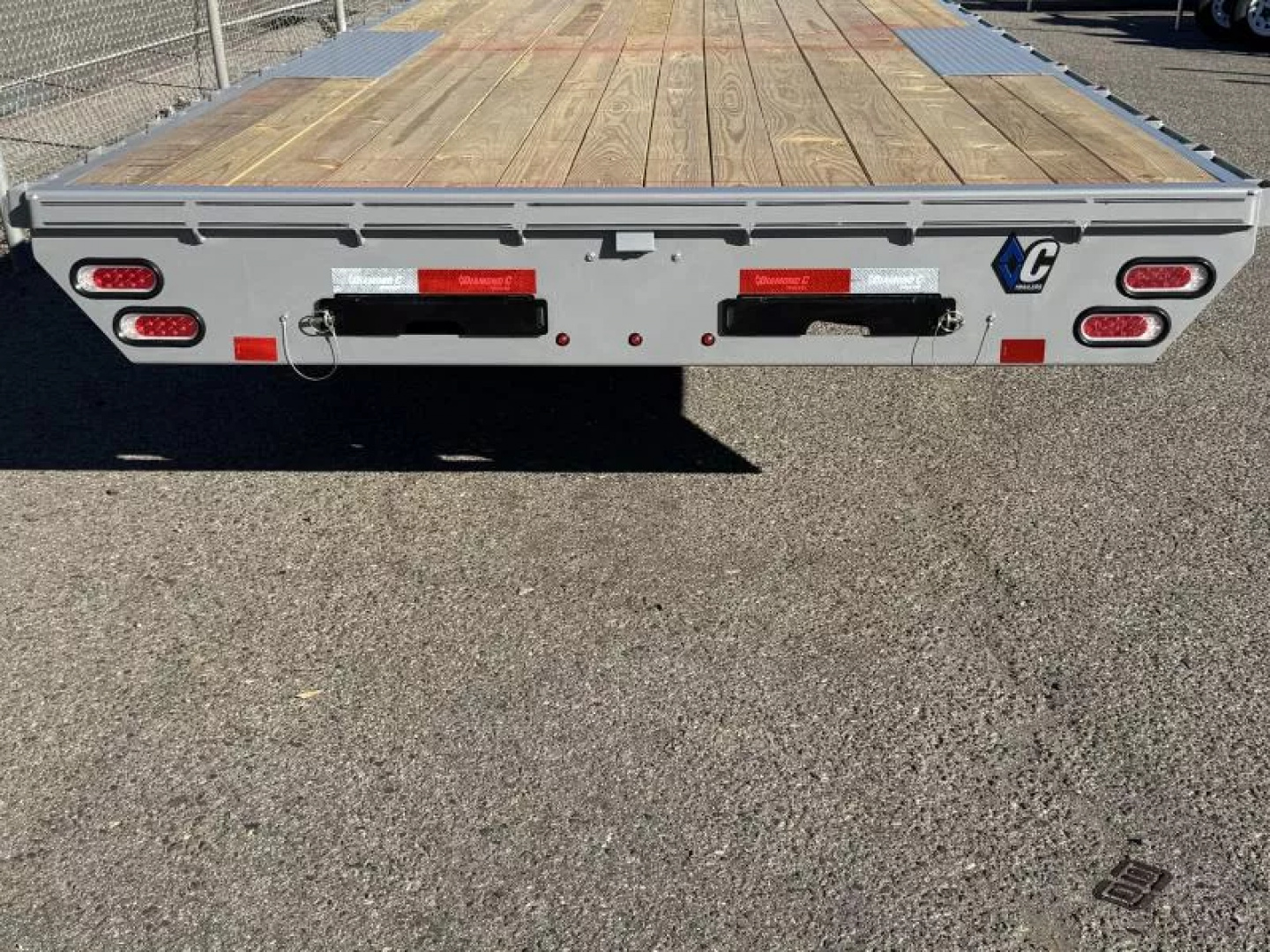 New 2027 Diamond C DEC 22' - 15.5K Deckover Equipment Trailer