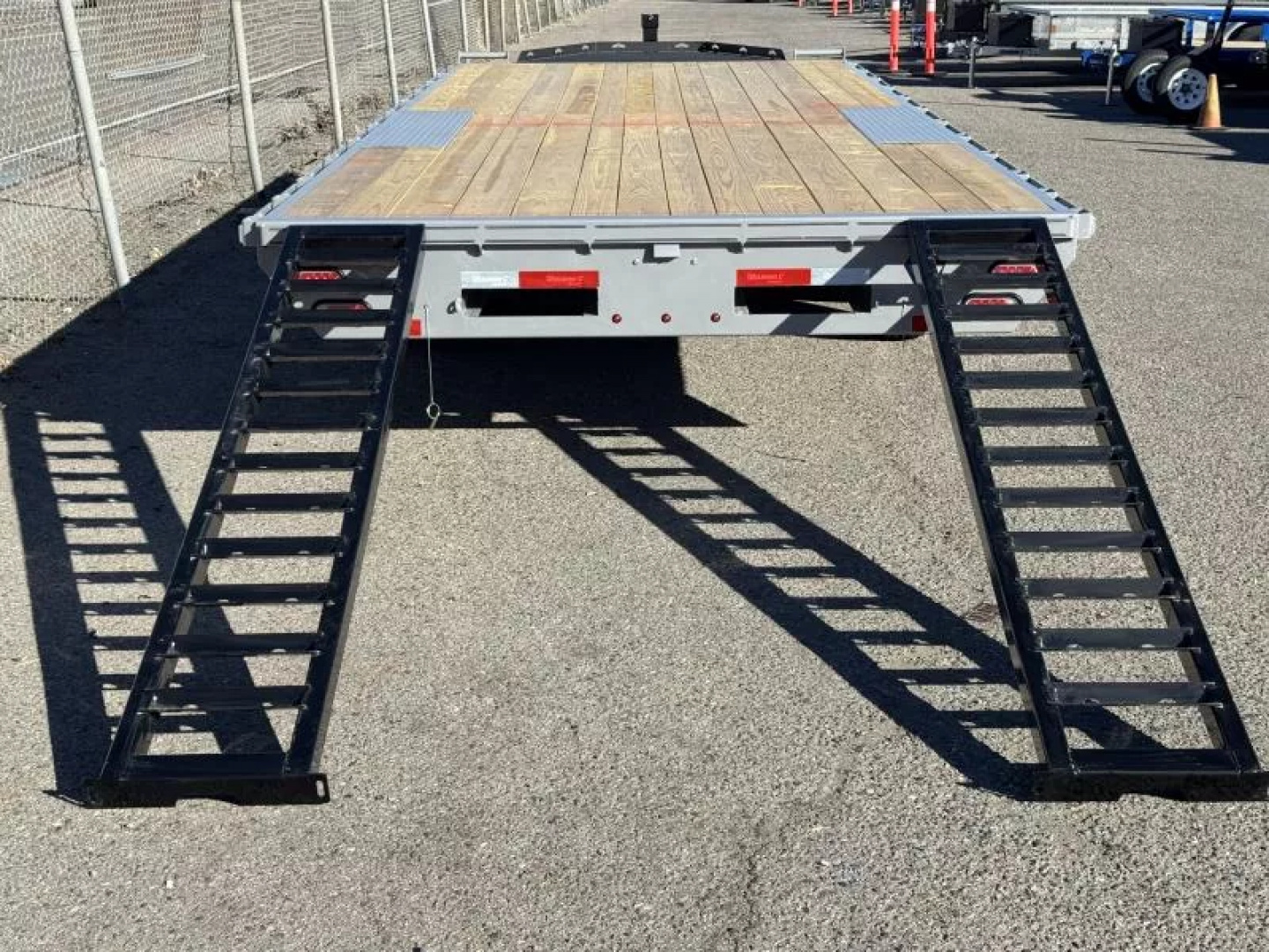 New 2027 Diamond C DEC 22' - 15.5K Deckover Equipment Trailer