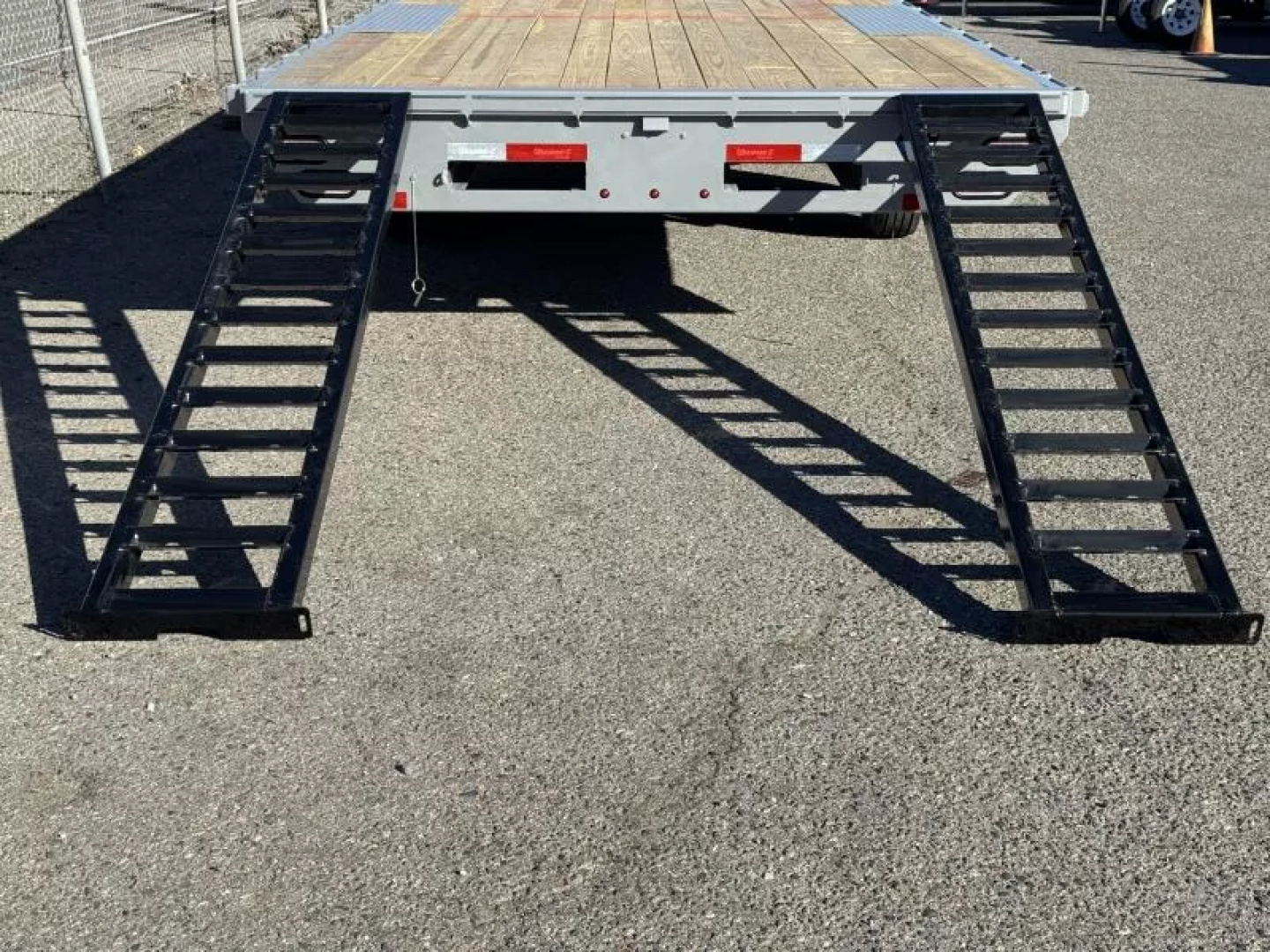 New 2027 Diamond C DEC 22' - 15.5K Deckover Equipment Trailer