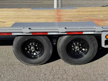 New 2027 Diamond C DEC 22' - 15.5K Deckover Equipment Trailer