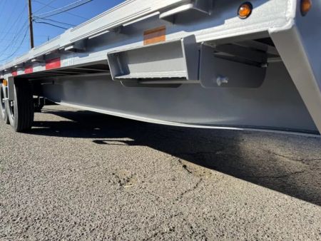 New 2027 Diamond C DEC 22' - 15.5K Deckover Equipment Trailer