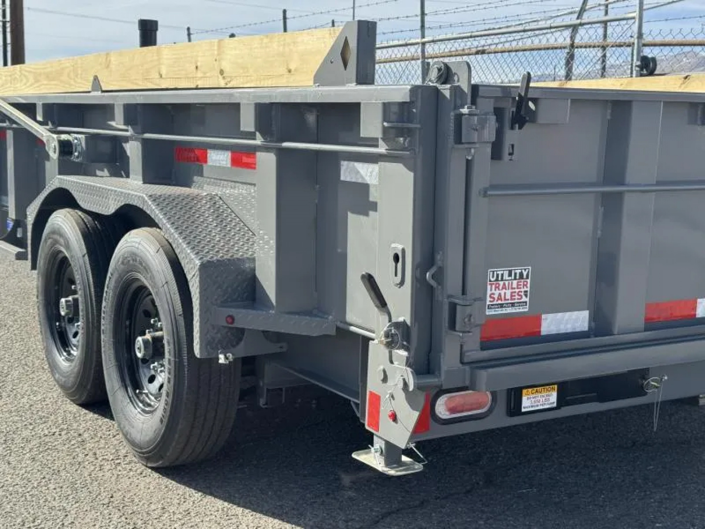 New 2027 Diamond C LPT 14' 7 GA. - 15.5K Telescopic Dump Trailer