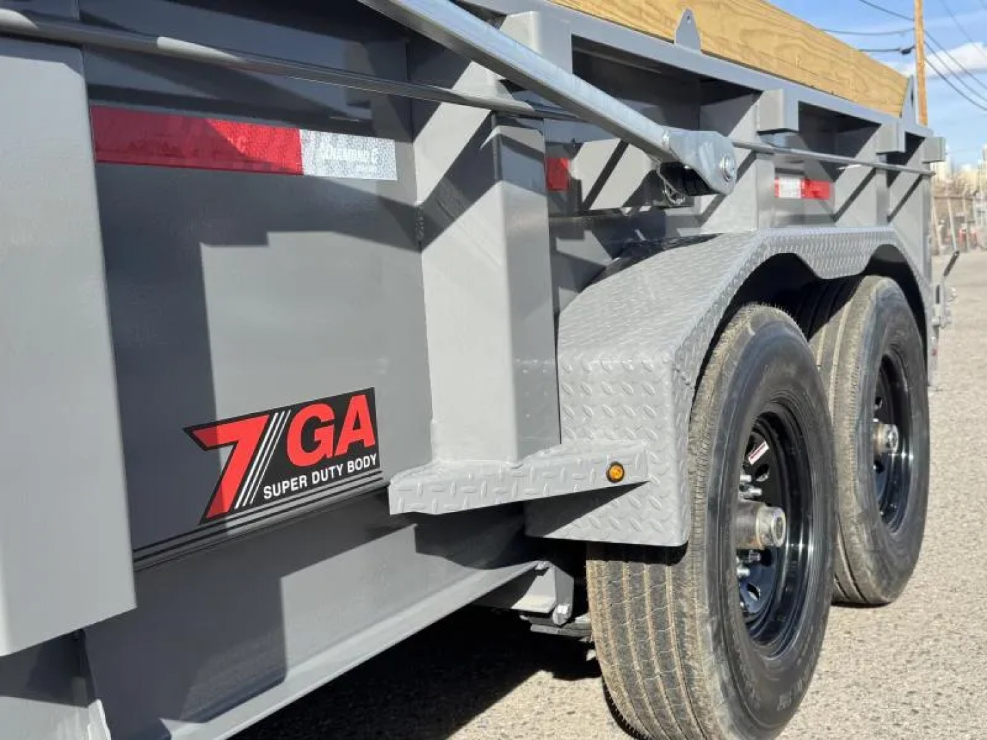 New 2027 Diamond C LPT 14' 7 GA. - 15.5K Telescopic Dump Trailer