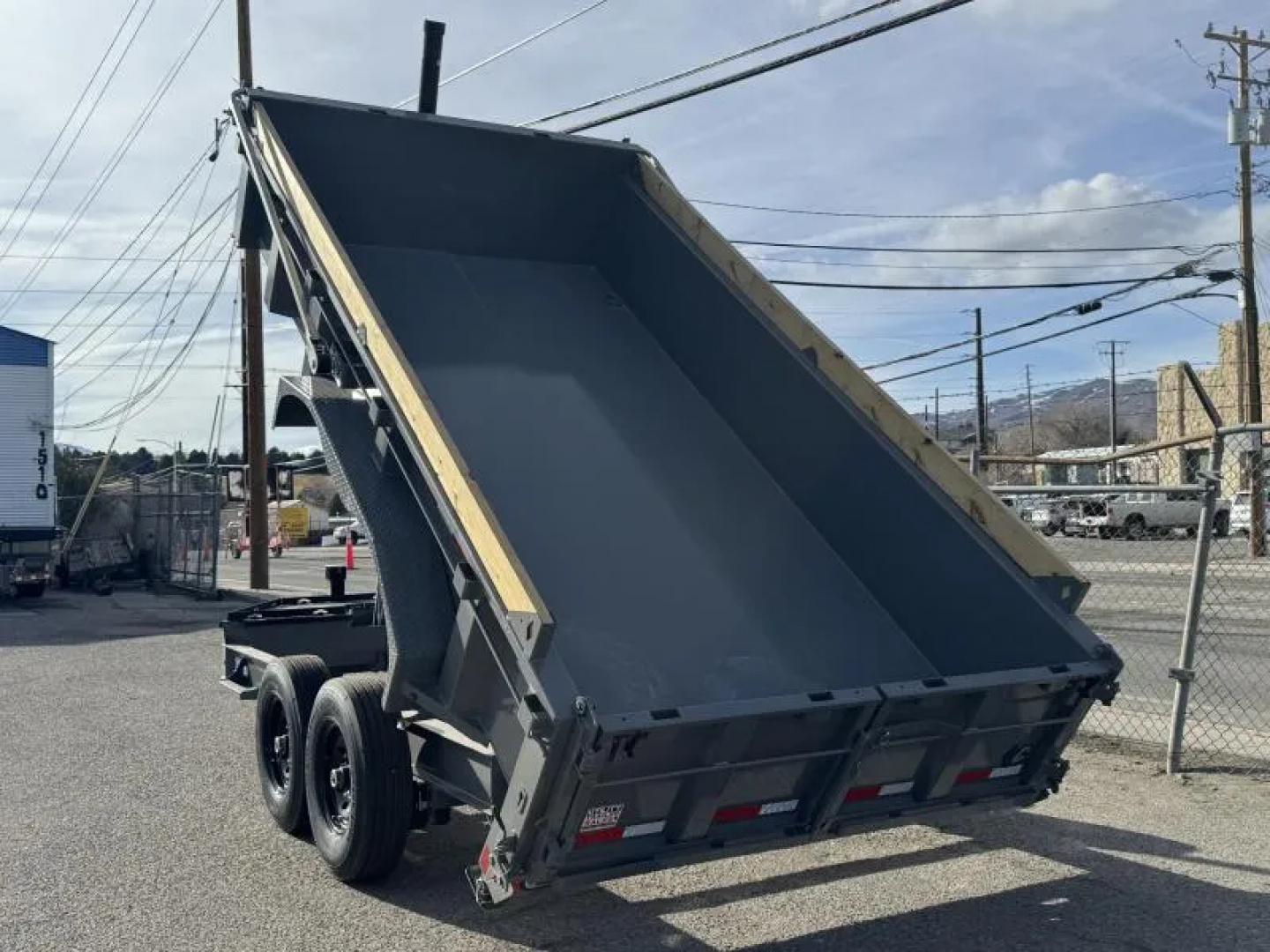 New 2027 Diamond C LPT 14' 7 GA. - 15.5K Telescopic Dump Trailer