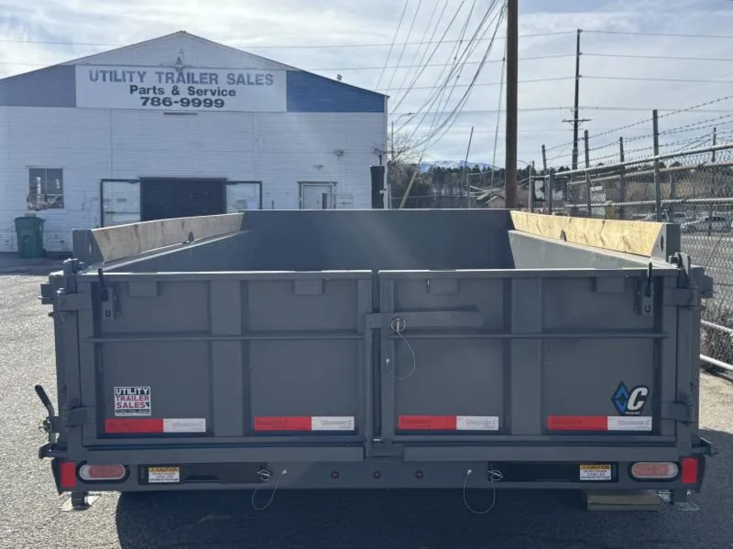 New 2027 Diamond C LPT 14' 7 GA. - 15.5K Telescopic Dump Trailer
