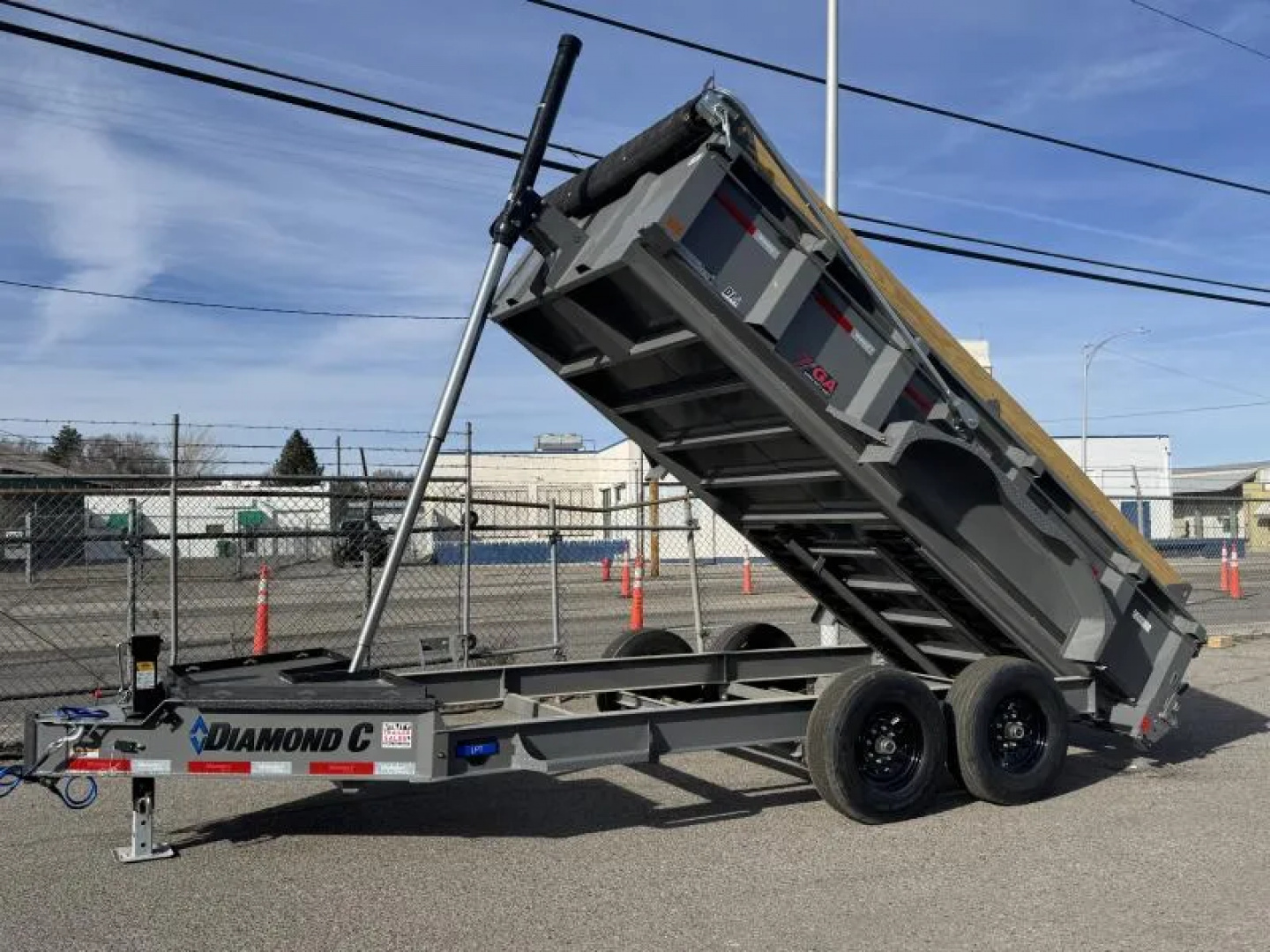 New 2027 Diamond C LPT 14' 7 GA. - 15.5K Telescopic Dump Trailer