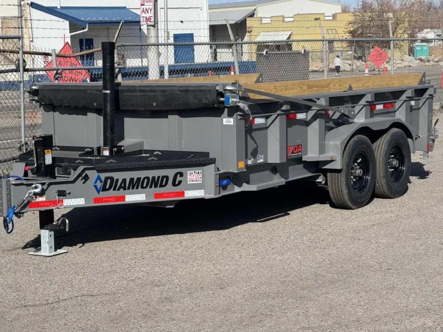 New 2027 Diamond C LPT 14' 7 GA. - 15.5K Telescopic Dump Trailer