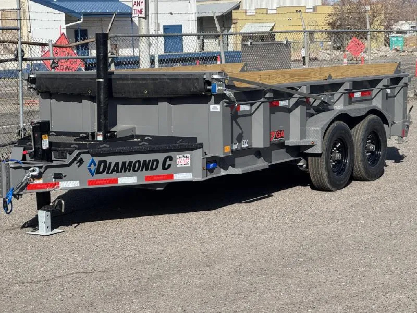 New 2027 Diamond C LPT 14' 7 GA. - 15.5K Telescopic Dump Trailer