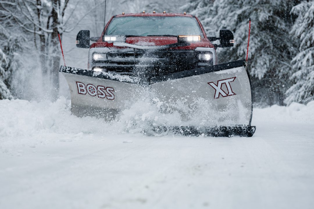 New MSC18782 - BOSS SNOWPLOW RT3 8'2'' STAINLESS V-XT V-PLOW with Cold Front