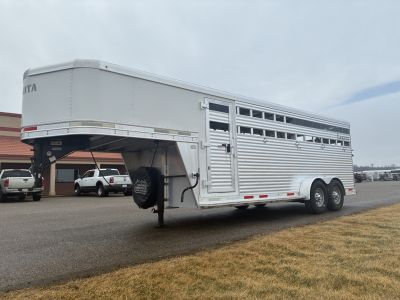 Used 2018 Lakota 20' Stock Trailer