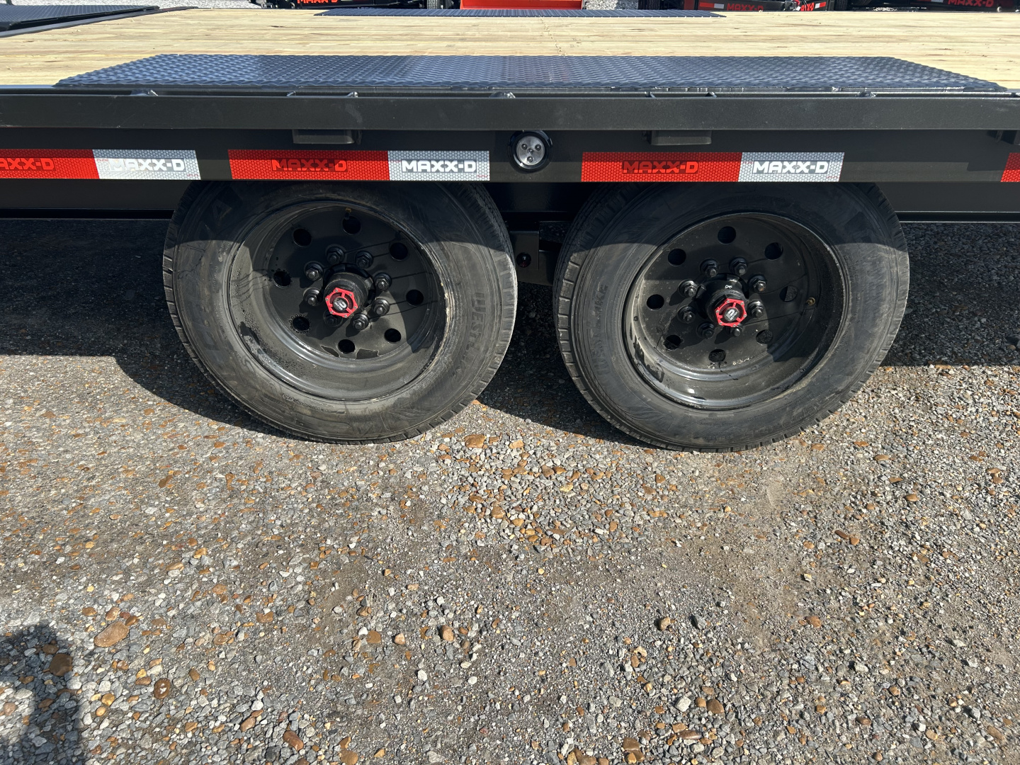 New 2026 MAXXD 102"X24' 17.5K Flatbed Trailer
