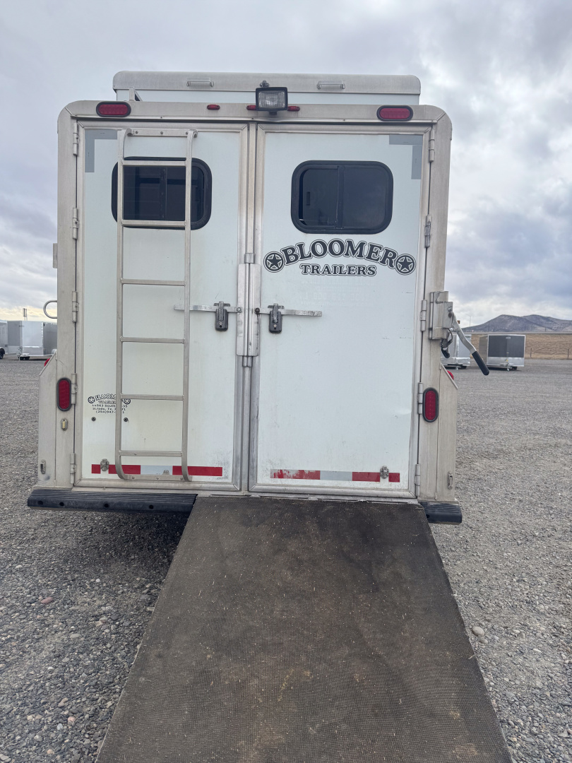Used 2005 Bloomer 4H BP Horse Trailer