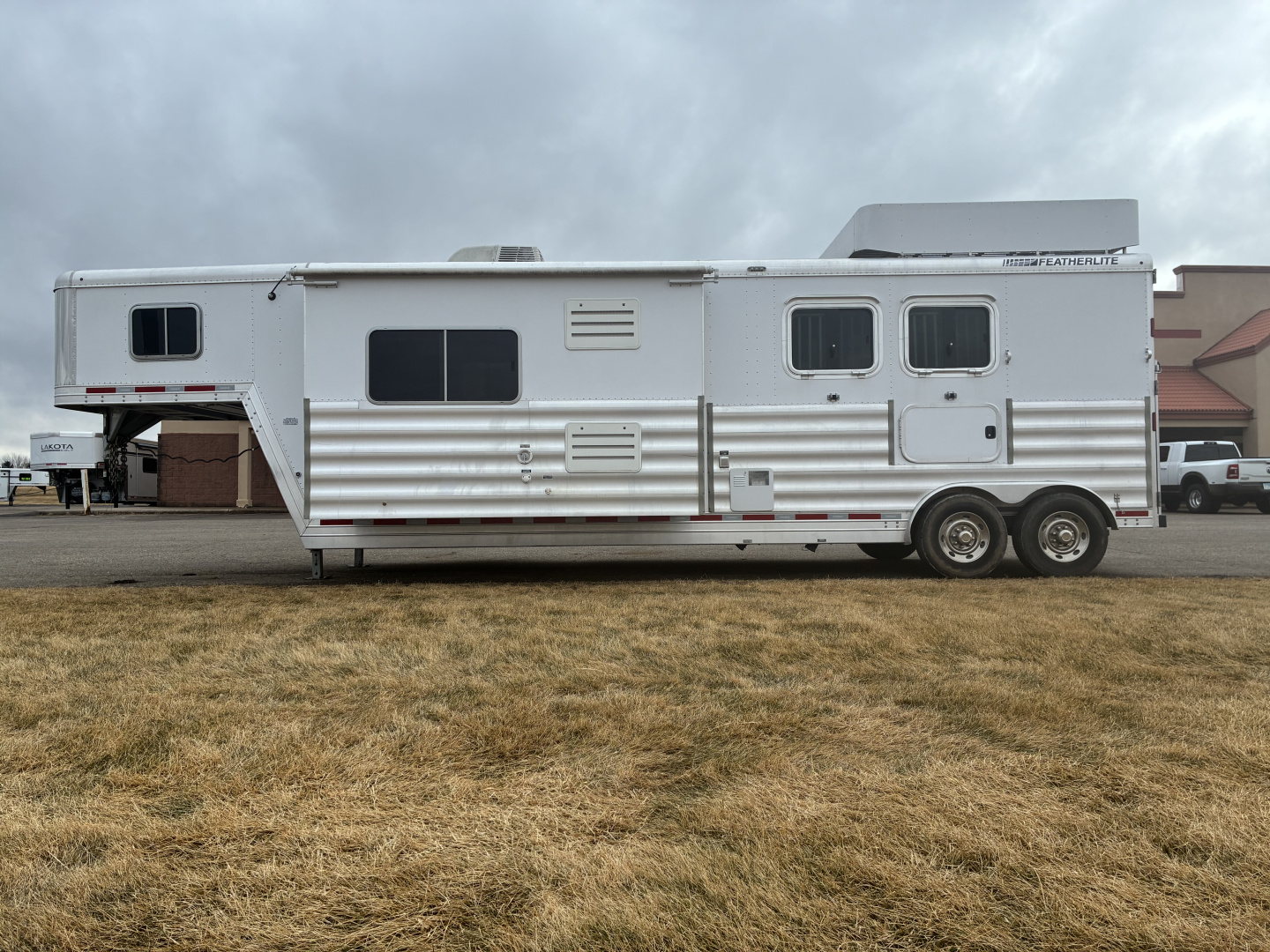 Used 2015 Featherlite Trailers 2H LQ Horse Trailer