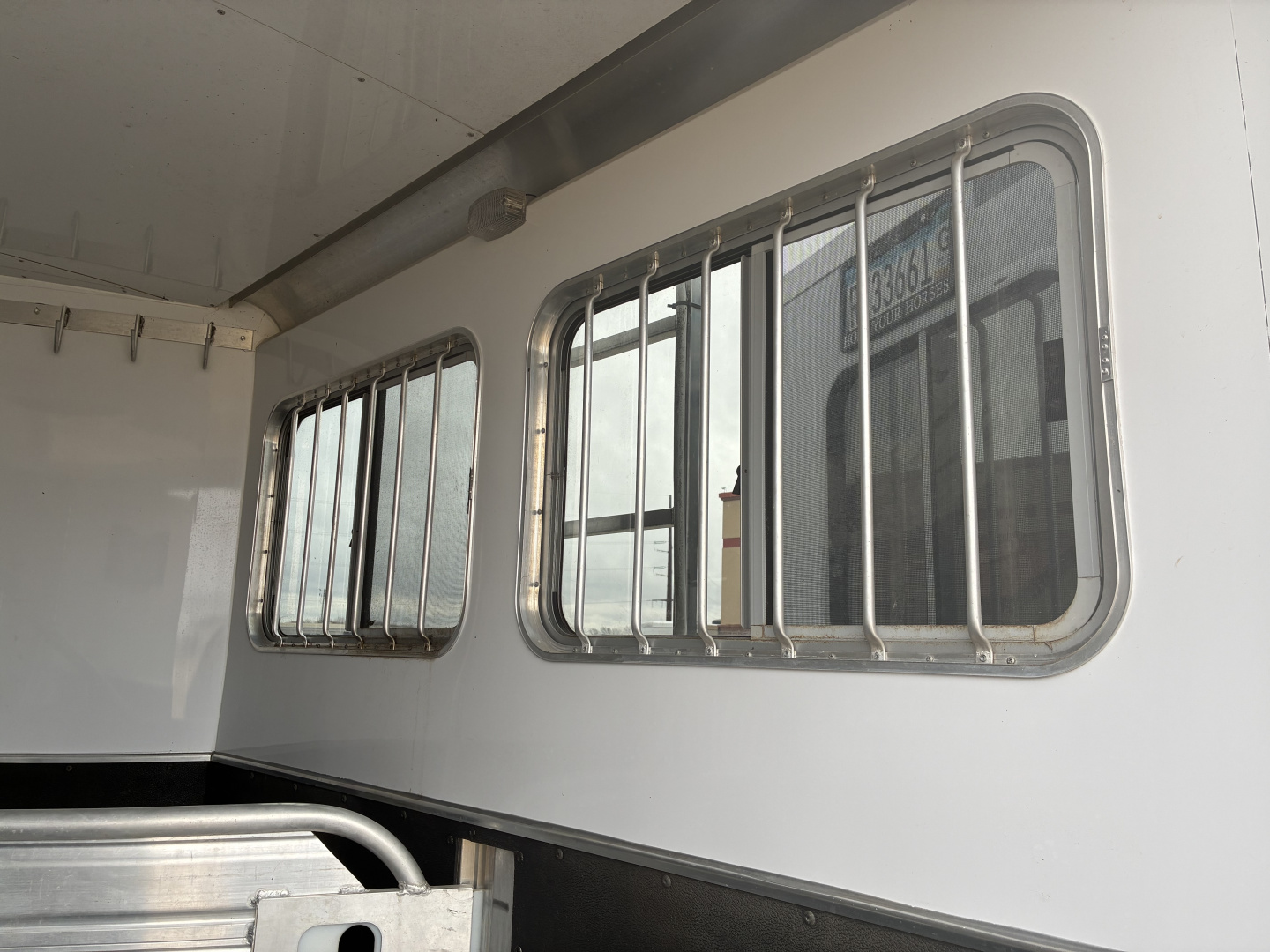 Used 2015 Featherlite Trailers 2H LQ Horse Trailer
