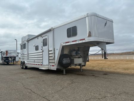 Used 2015 Featherlite Trailers 2H LQ Horse Trailer