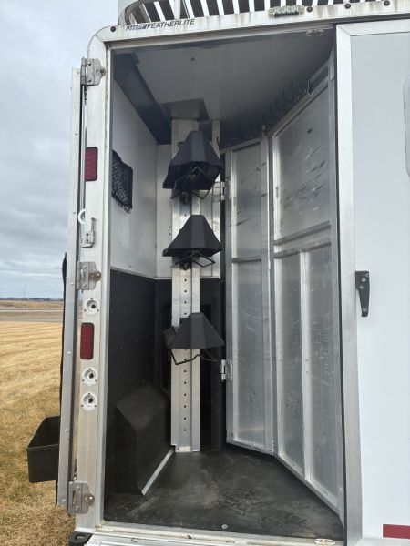 Used 2015 Featherlite Trailers 2H LQ Horse Trailer