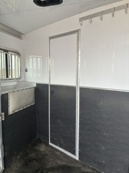Used 2015 Featherlite Trailers 2H LQ Horse Trailer