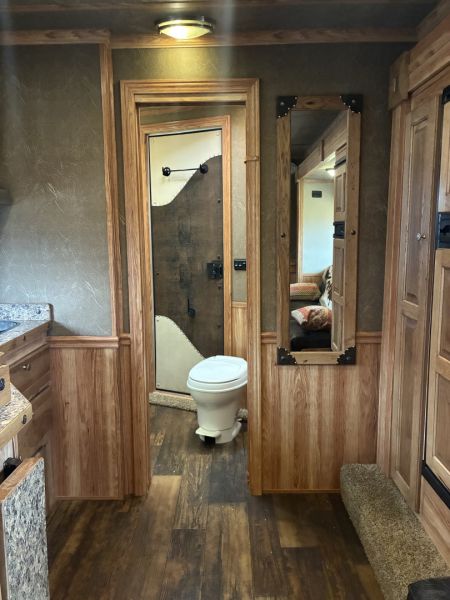 Used 2015 Featherlite Trailers 2H LQ Horse Trailer