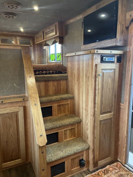 Used 2015 Featherlite Trailers 2H LQ Horse Trailer