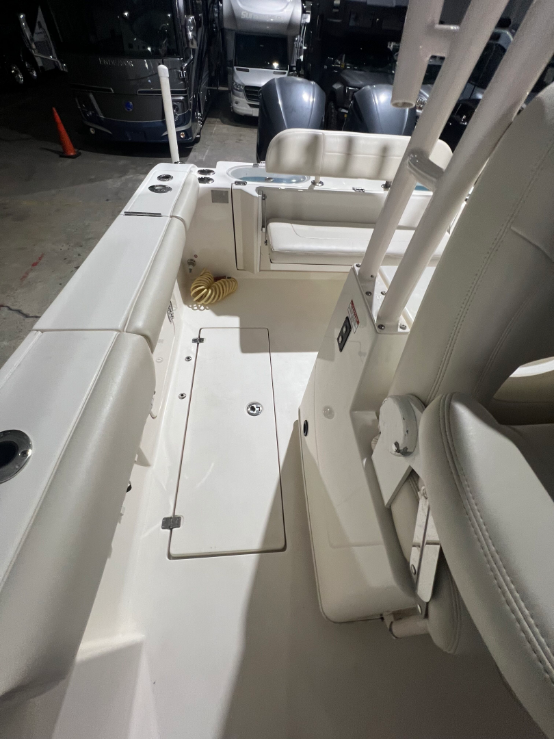 Used 2018 Cobia 30' Center Console Boat