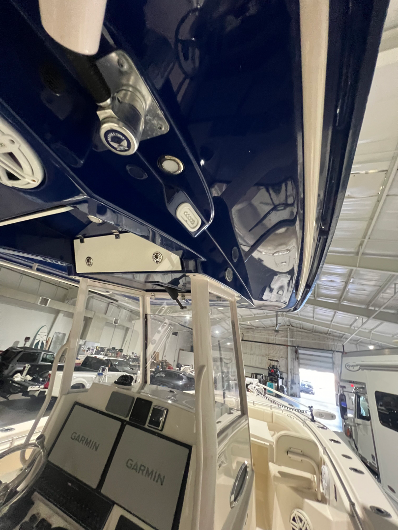 Used 2018 Cobia 30' Center Console Boat