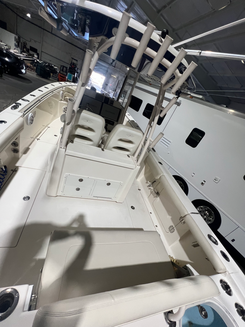 Used 2018 Cobia 30' Center Console Boat